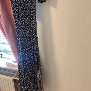 Klänning  - Svart somrig klänning knappt använt 