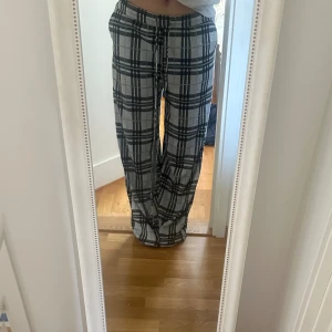 Pjamasbyxor - Så mysiga pjamasbyxor/mjukisbyxor från Nelly💗