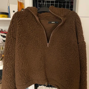 Brun kofta från Bikbok - Brun kofta från Bikbok storlek XS