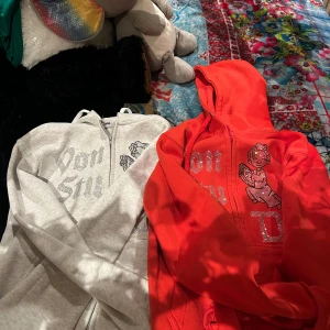 Von studio tröjor  - Två stycken von studio tröjor i superbra skick, aldrig använda!