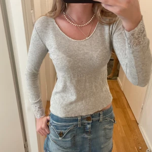 Långärmad topp - Från Ralph lauren, det står storlek M men skulle säga typ XS, bra skick 