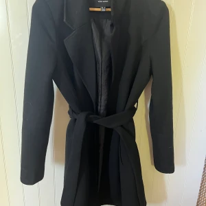 Kappa  - Jättefin kappa ifrån vero Moda i storlek S 💞 jättefint skick!!