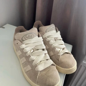 CAMPUS 00  - storlek 37.5 mycket bra skick 