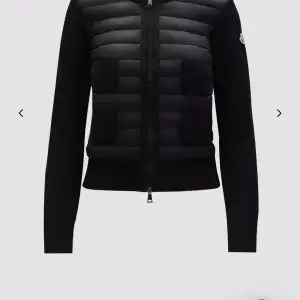 Söker en svart eller marin blå Moncler cardigan i xs/s så kontakta om ni säljer.