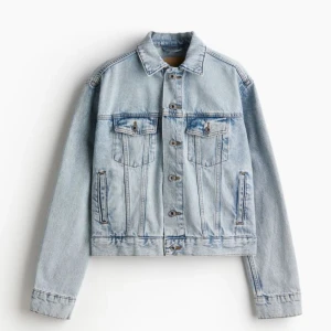 jeans jacka - aldrig använd💗