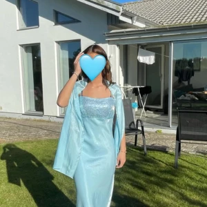 Balklänning/finklänning  - Använt en gång, stl M, passar S också. 