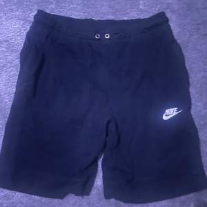 Nike shorts i storlek s köpta på Zalando för runt 250-300 kr