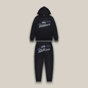 Trapstar  - Säljer min trapstar dress som är oanvänd och helt ny kom privat för bilder och mer info 