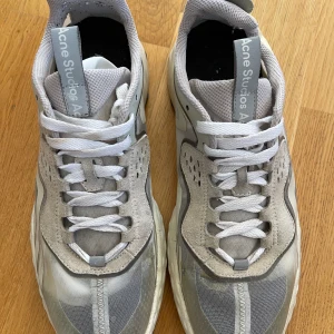 Acne Studios EU 41 - bra skick, se bilder.