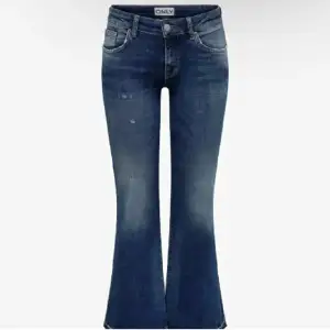 Säljer mina lågmidjade bootcut jeans från only i storlek 27/32 som inte går att köpa längre💕De är nästan aldrig använda ❤️🥰hör av er om ni är intresserade 