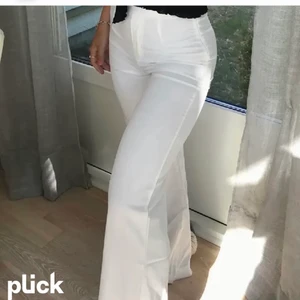 Bikbok byxor! - INTE MIN BILD! Säljer ett par byxor från bikbok pågrund av kmr inte till användning! Bra skick! Frakt tillkommer! 