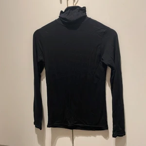 Tröja - Turtleneck tröja i svart från hm