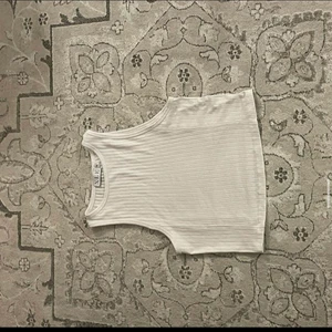 Vit topp - Fin vit topp i bra skick!