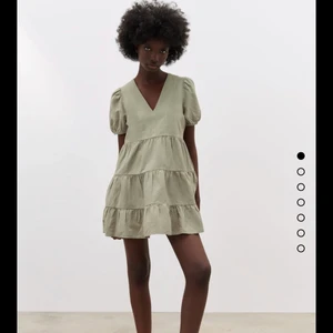 Klänning från Zara - Storlek S