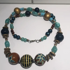 Halsband - Handgjort halsband ifrån Thailand 