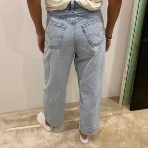 Ljusblå jeans från pull&bear - Jätte snygga jeans som sitter super bra! I använt skick 💙