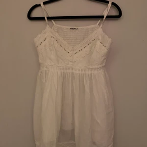 Linne - Säljer detta linne som jag köpt här på plick, aldrig använd, den är dock lite genomskinlig!😊