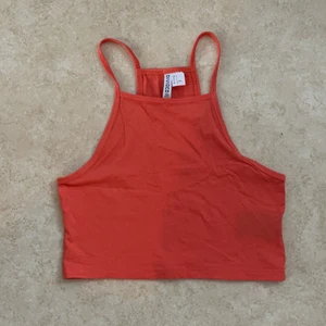 Top  - Top/linne från HM. Använd få antal gånger. Mycket bra skick :) Köpare står för frakt 