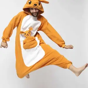 Säljer min känguru onesie i storlek ONESIZE - passar personer som är mellan 165 och 180 cm. Nypris 499 kr - kom med egna prisförslag. Fint skick och perfekt till halloweenfesten! Hör av dig om du är intresserad :)