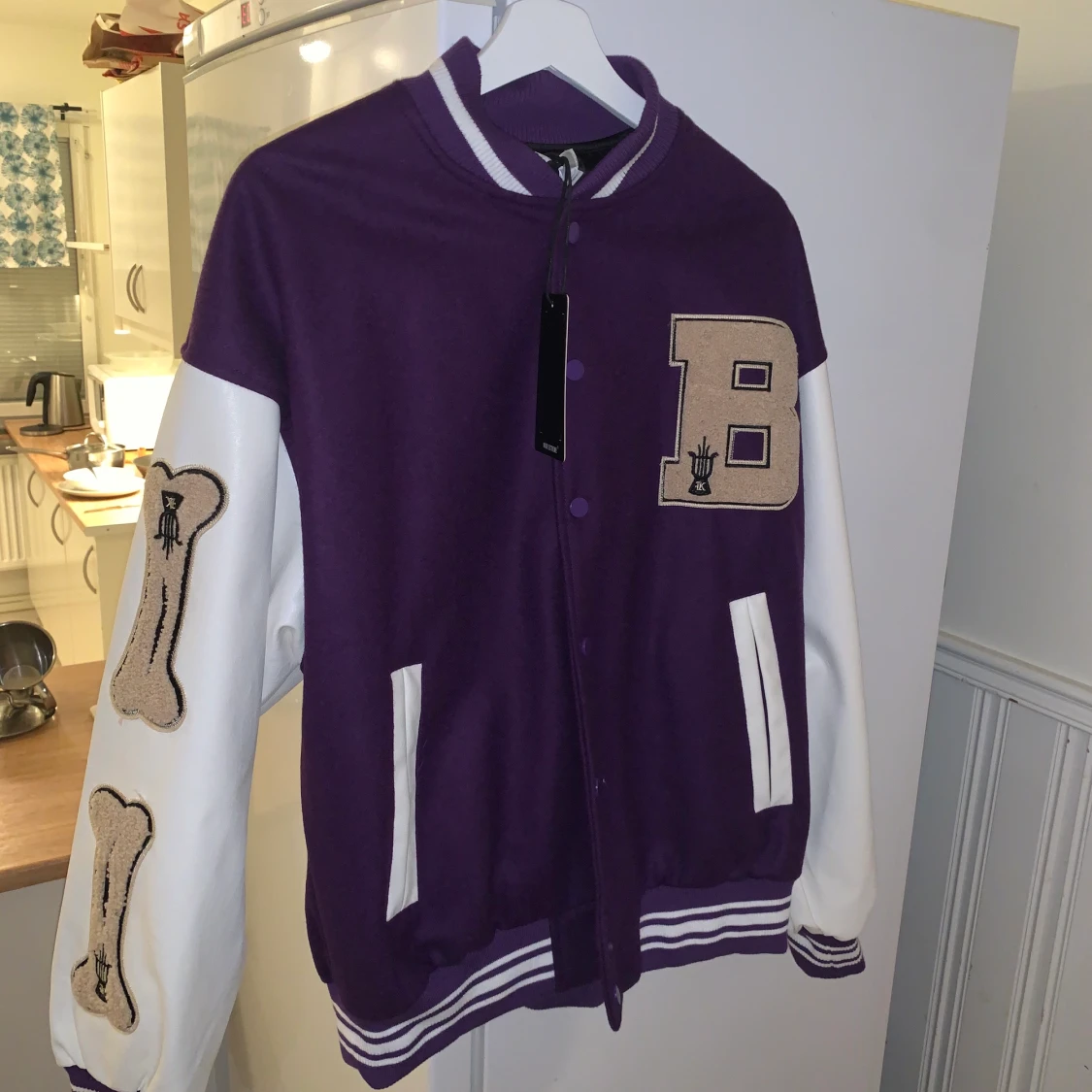 Helt ny trendig college jacka. - 90