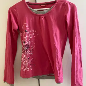 En super snygg rosa tröja,storlek 152-158💓💓