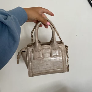 Väska - Väska från Zara, använd fåtal gånger