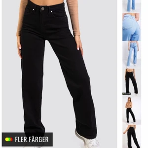 Raka jeans - Raka jeans från Madlady i storlek 32 L30. Använda fåtal gånger. Nypris 599kr men säljer för 499kr + frakt, priset kan dock sänkas vid snabb affär!