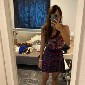 Skirt -  My bust 31.5 waist 24.5 hips 33.5 height 150cm weight 42 kg