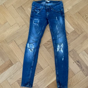 Slitna jeans  - Snygga jeans som tyvärr är för små 