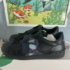 Valentino x undercover - Från den eftertraktade kollektionen från undercover dom är använda men väldigt bra cond 