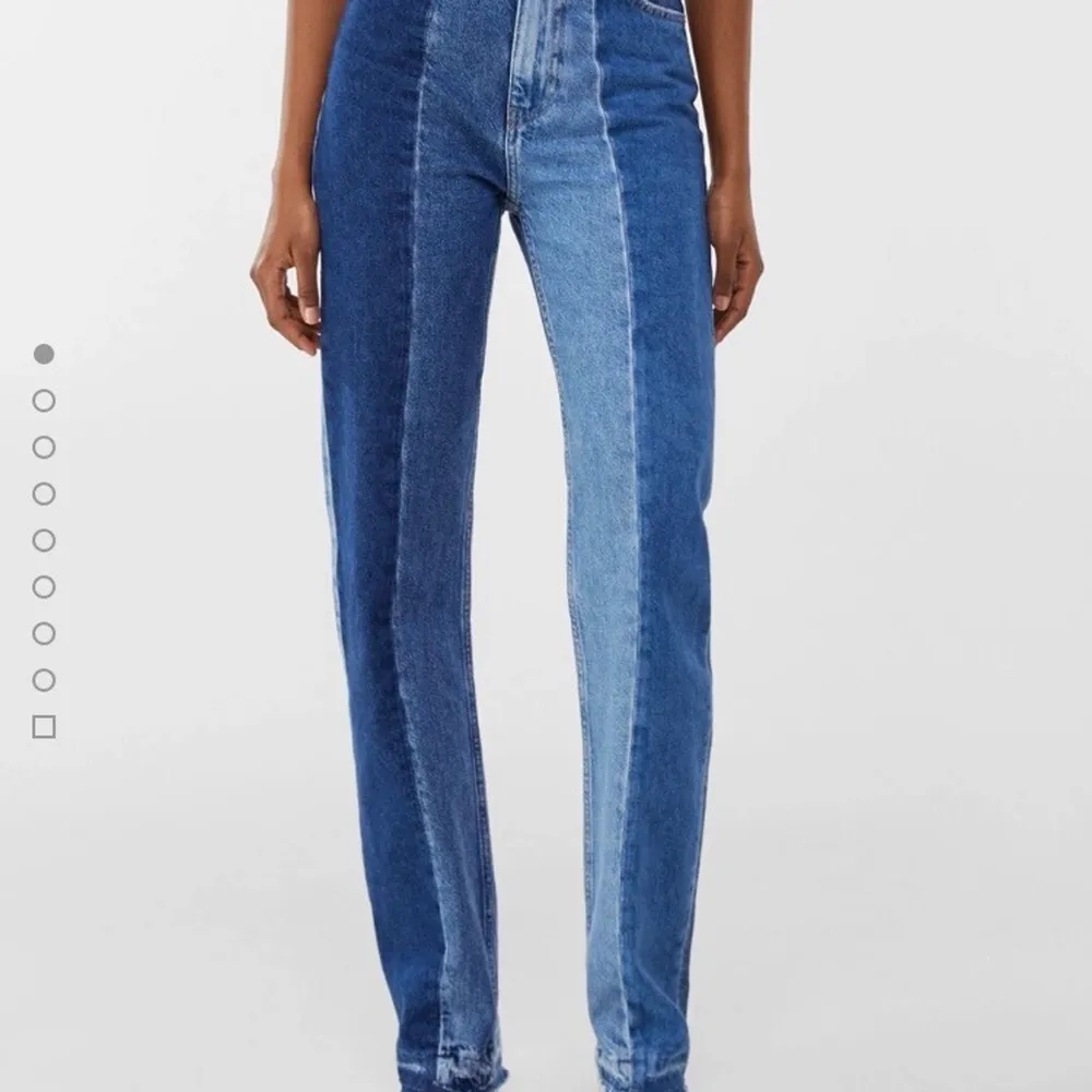 Säljer här pga stor storlek. Väldigt snygga jeans i storlek 40/M. Superfint skick och använda max 1 gång. . Jeans & Byxor.