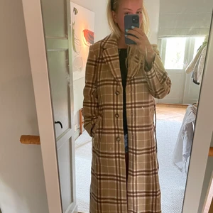 Kappa &other stories - Kappa i perfekt skick. Jättesnygg nu till hösten!