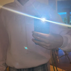 Hoddie ljus rosa - Använd 1-2 gånger nästan helt ny.