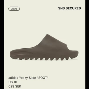 yeezy slides 'soot' - Yeezy slides i CW soot från SNS, size US10 hit me up ifall ni e intresserade 