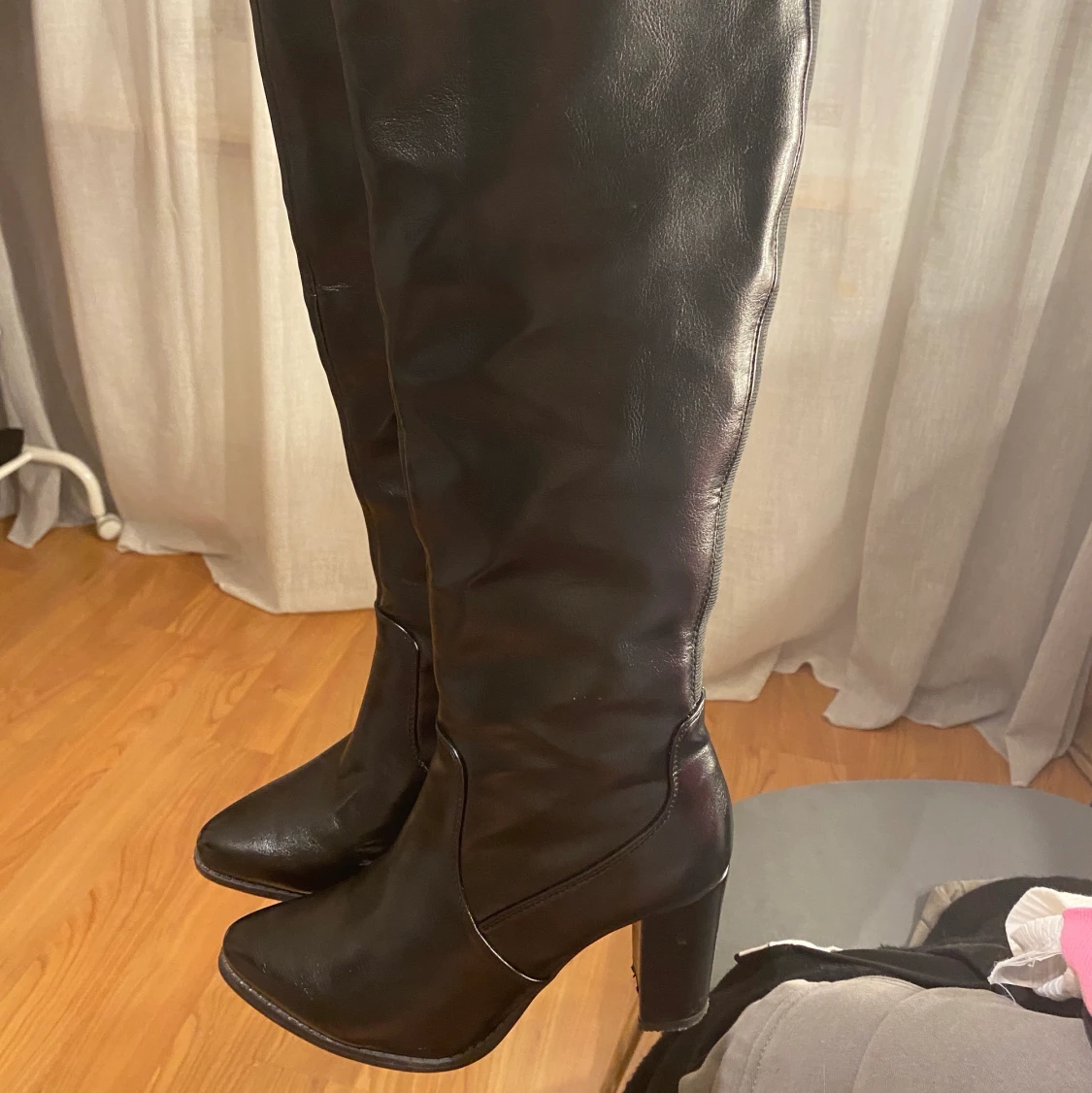 Knähöga boots - 90