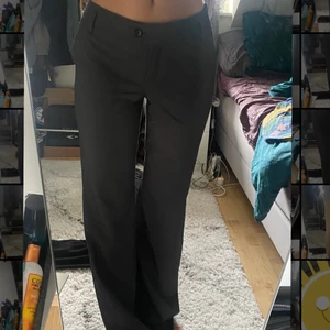 Lågmidjade kostymbyxor - Snygg lågmidjade byxor från esprit 