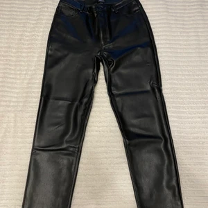 Skinnbyxor  - Använda några gånger, bra skick