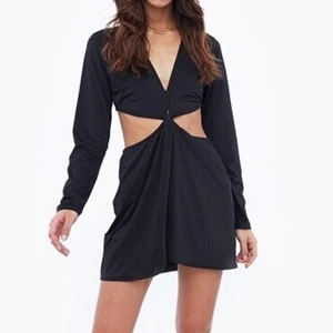 Darling dress från Chiquelle - Klänning från chiquelle med cut out detaljer, storlek S