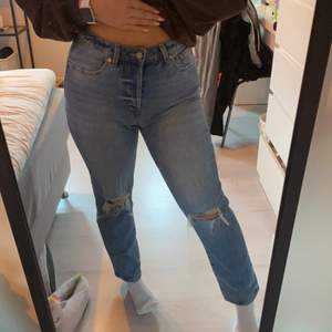 säljer nu mina fina jeans då de inte kommer till användning. de är från lager 157 och är använda max 3 gånger! superfina och väldigt skönt material på jeansen! 💕