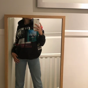 Hoodie - Säljer en asball hoodie från nakd. Köpte den för längesedan då den är lite nopprig. Sitter lite oversized på mig som vanligtvis har strl S/M. 