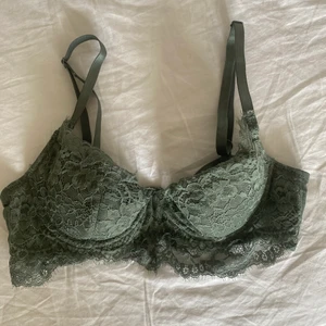 Grön bh - supersnygg bh från h&m som inte har kommit till så mycket användning! 70kr+frakt