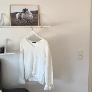 STICKAD TRÖJA - Stickad tröja från Gina, sparsamt använd 