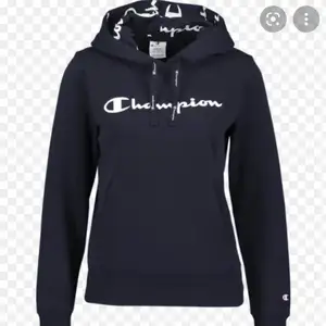 Marinblå jättefin hoodie från champion💙💙 säljs pga för lite användning💙💙💙