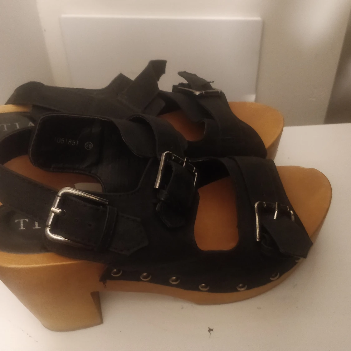 Tiamo sandal storlek 38 - 90