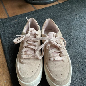 Nike Air Force 1 - Sælger de her Nike Air Force 1 til 300 dkk