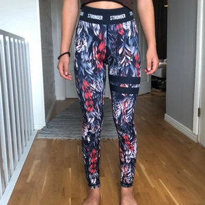 Stronger byxor  - Säljer mina stronger byxor eftersom att de inte blir använda. Bra skick inga skador och väldigt populära. 🥰😍