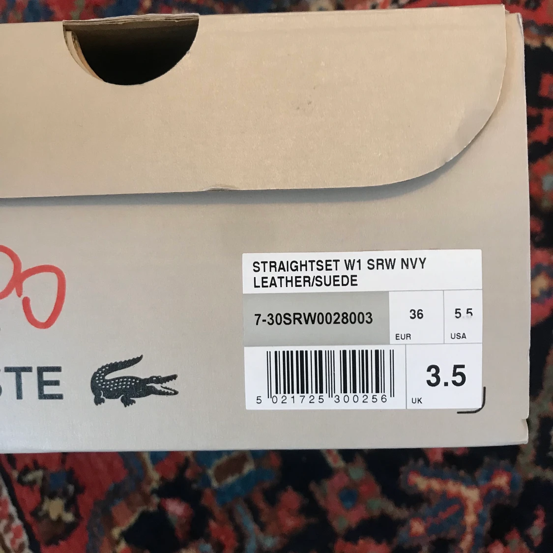 Oanvända Lacoste sneakers - 91