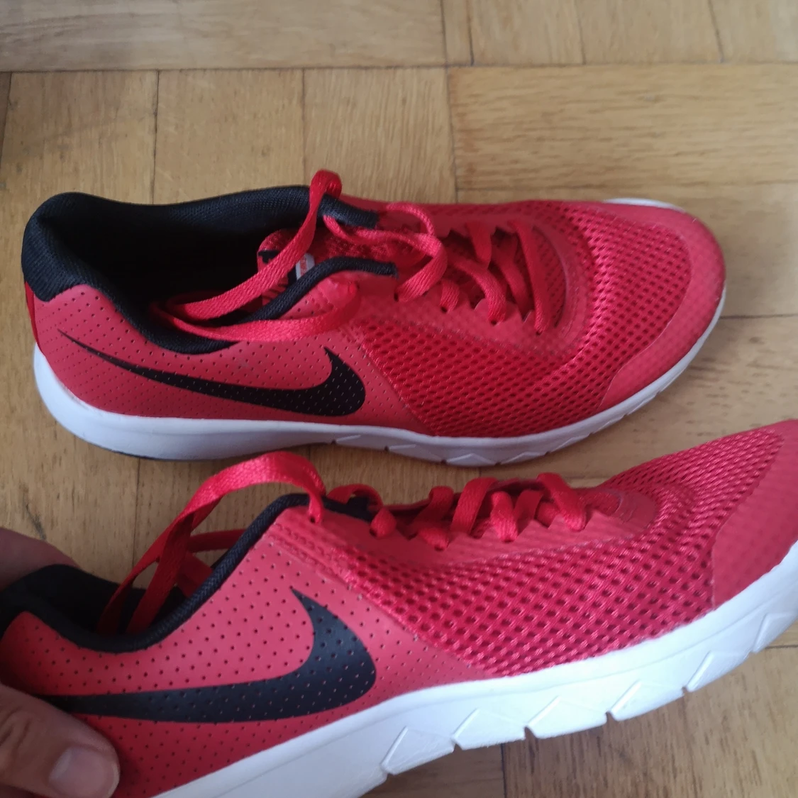 Nikeskor storlek 37,5