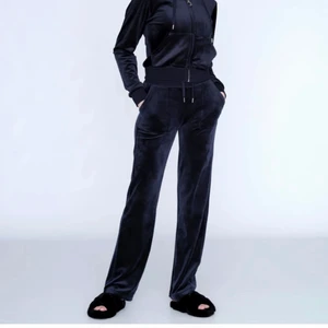 Juciy couture byxor i mörkblå - Storlek S, för stora för mig därav säljer jag byxorna❤️ 