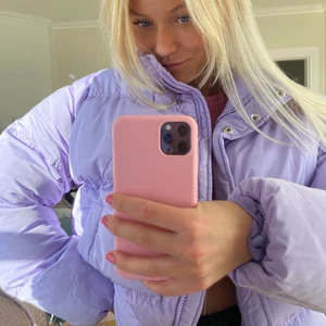 Dunjacka - Lila dunjacka från New Yorker i strl XL (sitter kroppat) aldrig använd, prislapp kvar💖 Skickar spårbart 